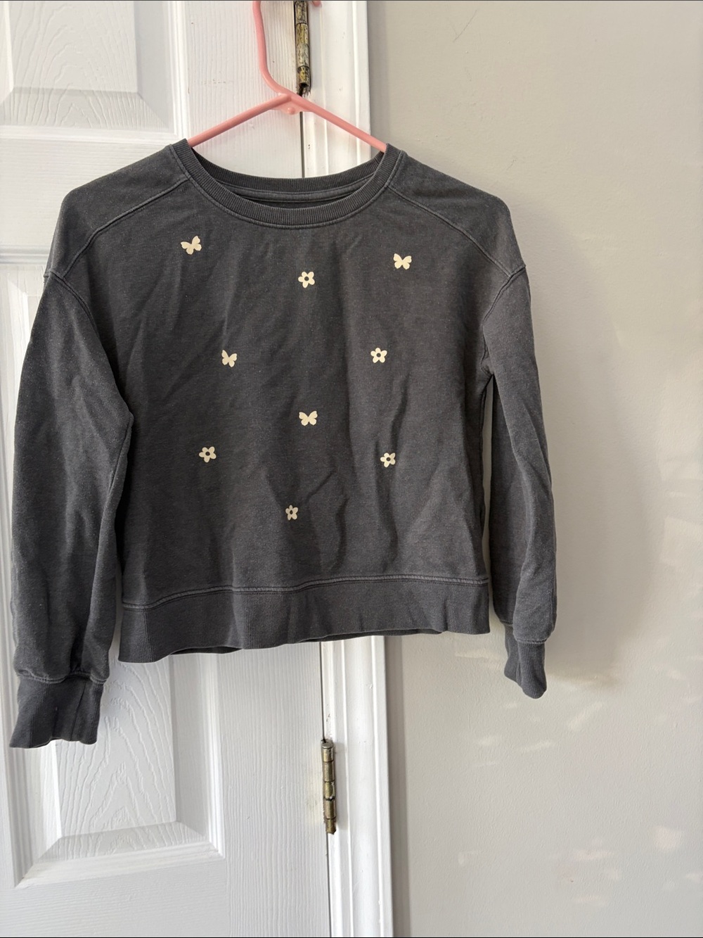 Cat & Jack Girls Charcoal Gray Sweatshirt with Cream Butterfly & Flower Accents